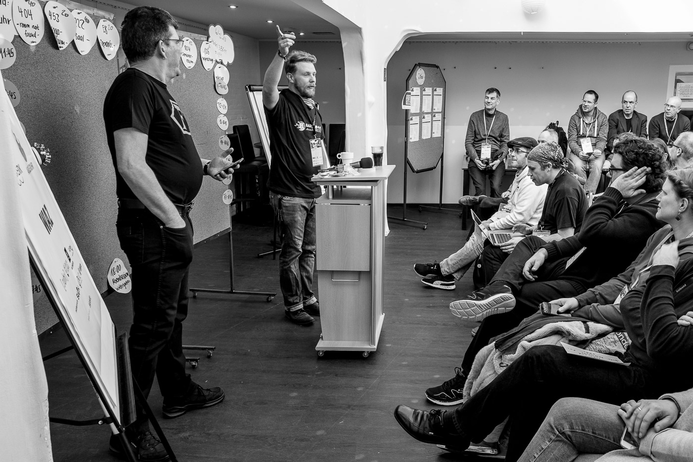 Berthold Barth explains how a barcamp works